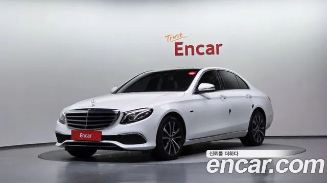 Mercedes-Benz E-Class 2019 thumb 9