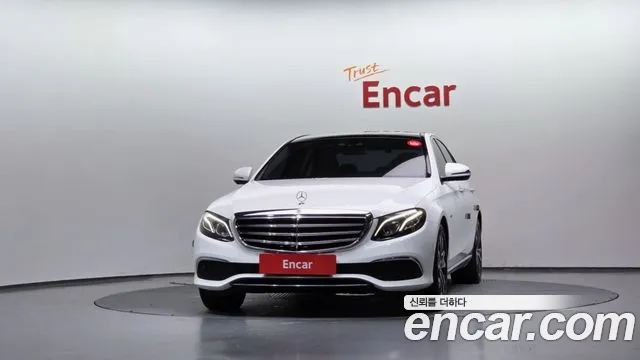 Mercedes-Benz E-Class 2019 thumb 2