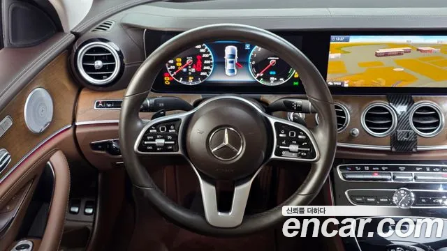 Mercedes-Benz E-Class 2019 thumb 5