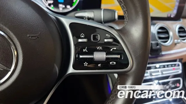 Mercedes-Benz E-Class 2019 thumb 8