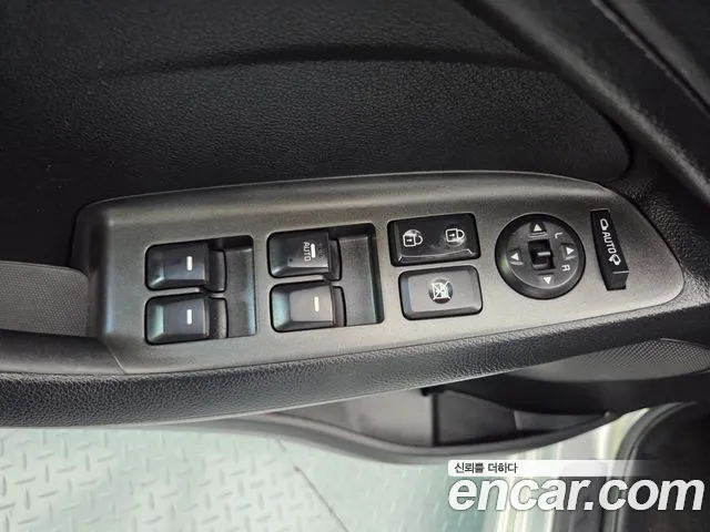 Kia K3 2013 thumb 4