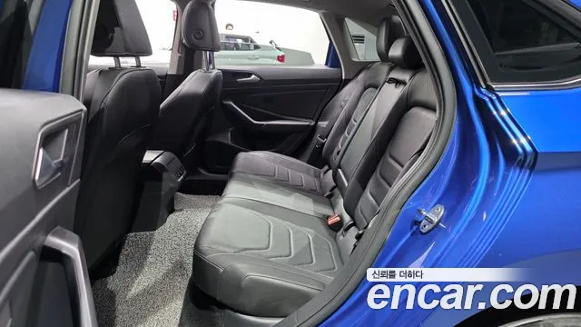 Volkswagen Jetta 2023 thumb 4