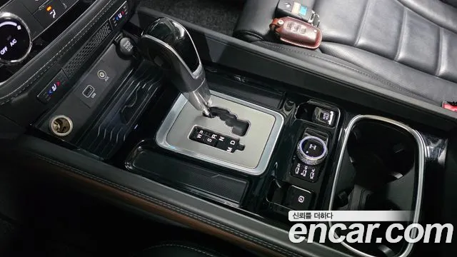 KGM Rexton 2018 thumb 12
