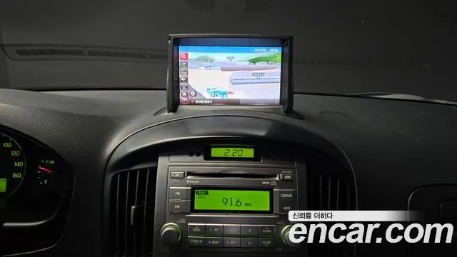 Hyundai Staria 2015 thumb 4