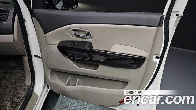 Kia Carnival 2020 thumb 6