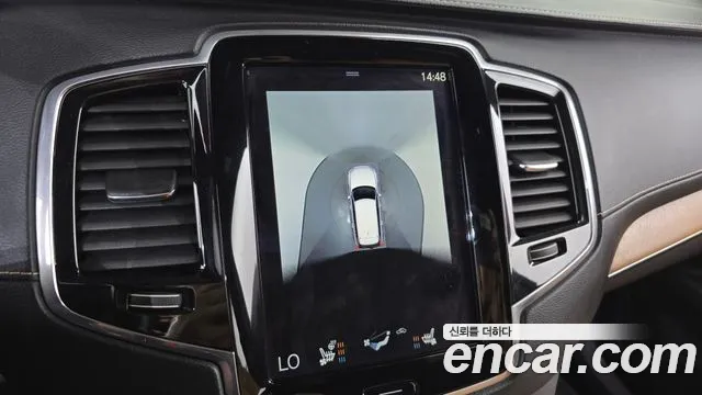 Volvo XC90 2017 thumb 11