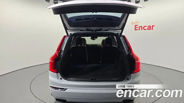 Volvo XC90 2017 thumb 7