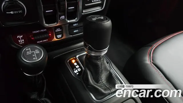 Jeep Wrangler 2025 thumb 9