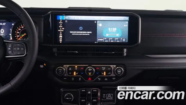Jeep Wrangler 2025 thumb 11