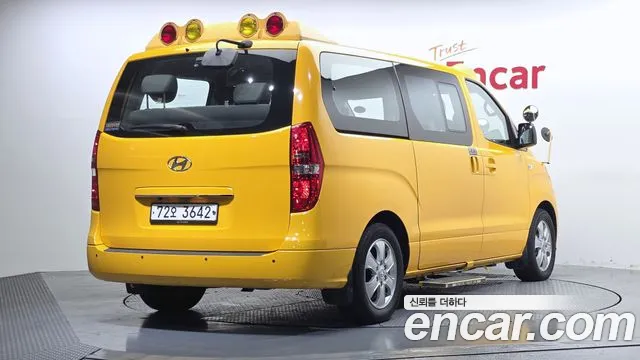 Hyundai Staria 2018 thumb 2