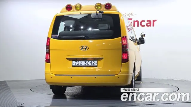 Hyundai Staria 2018 thumb 10