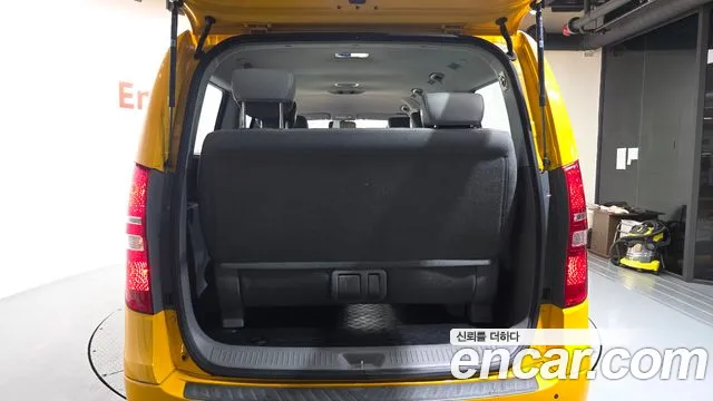 Hyundai Staria 2018 thumb 5