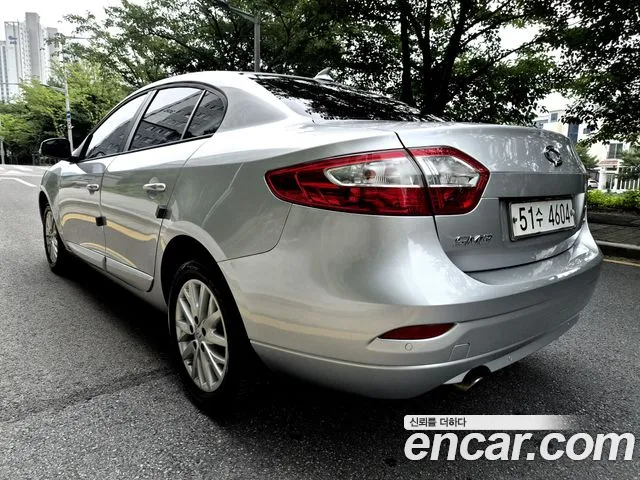 Renault SM3 2013 thumb 12