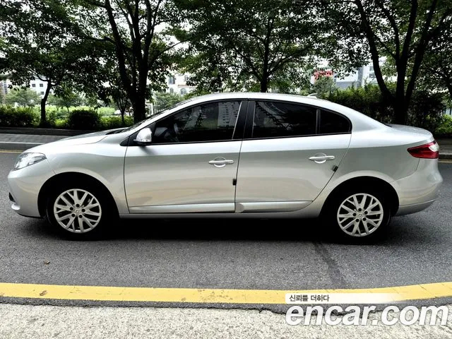 Renault SM3 2013 thumb 8