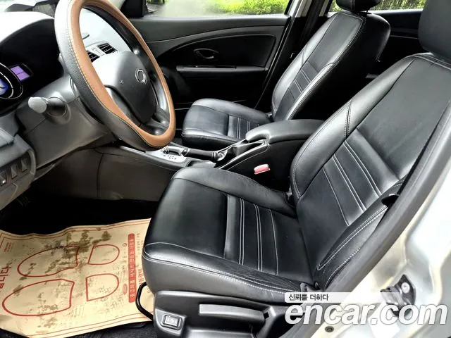 Renault SM3 2013 thumb 4