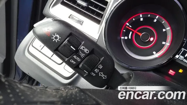 KGM Tivoli 2015 thumb 2