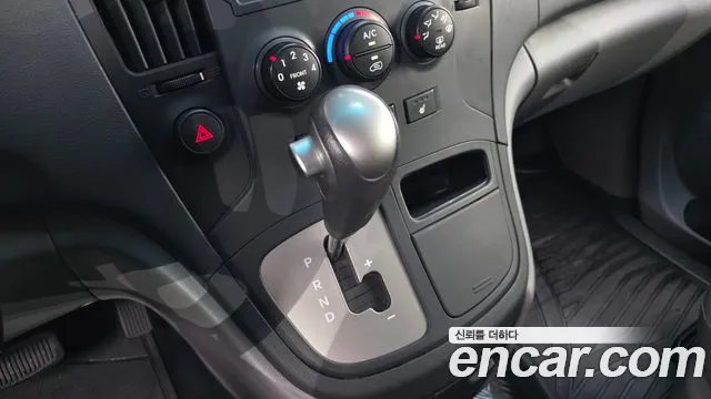 Hyundai Staria 2015 thumb 8
