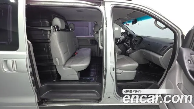 Hyundai Staria 2015 thumb 12