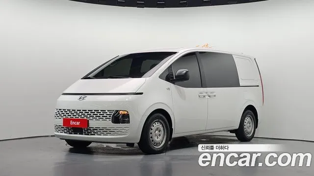 Hyundai Staria 2023 thumb 4