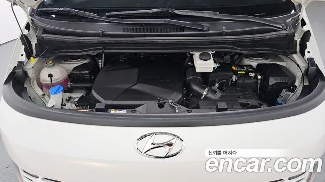 Hyundai Staria 2023 thumb 5