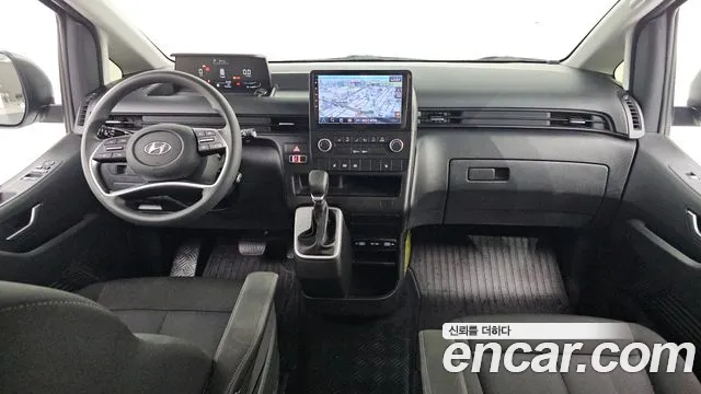 Hyundai Staria 2023 thumb 9