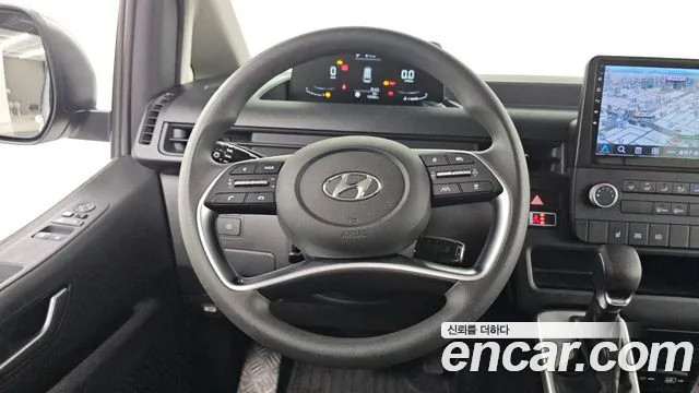 Hyundai Staria 2023 thumb 2