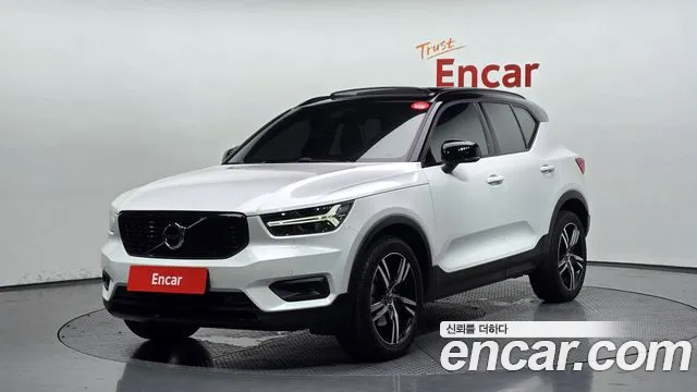Volvo XC40 2021 thumb 2