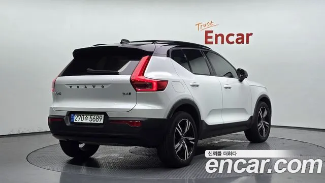 Volvo XC40 2021 thumb 9