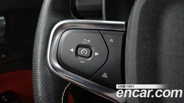 Volvo XC40 2021 thumb 7