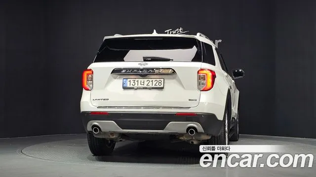 Ford Explorer 2022 thumb 3