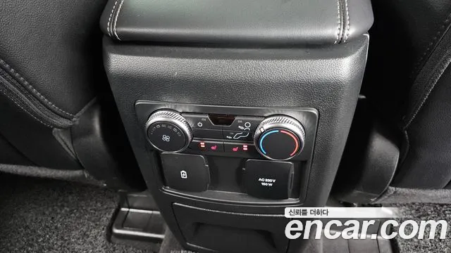 Ford Explorer 2022 thumb 2