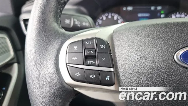 Ford Explorer 2022 thumb 9
