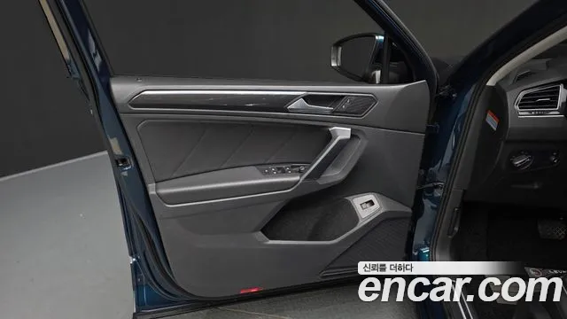Volkswagen Tiguan 2023 thumb 5