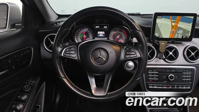 Mercedes-Benz A-Класс 2016 thumb 6
