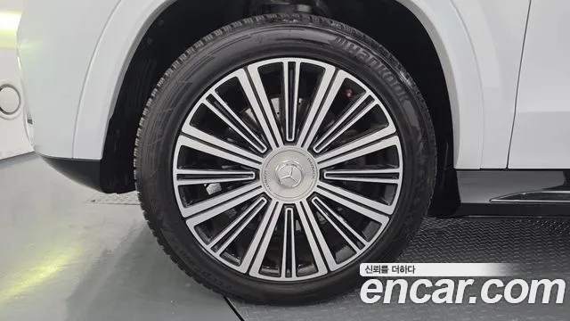Mercedes-Benz GLS 2024 thumb 9