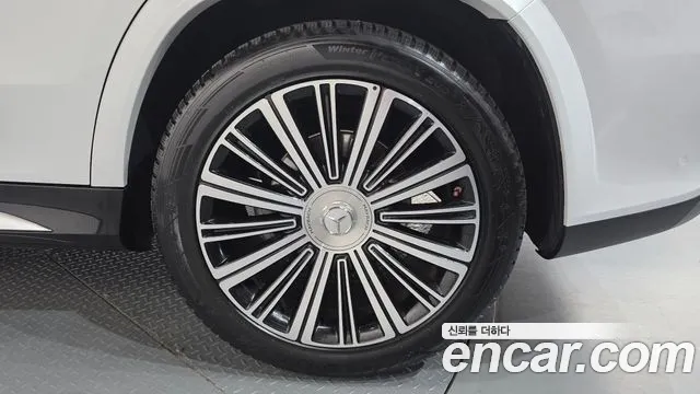Mercedes-Benz GLS 2024 thumb 12