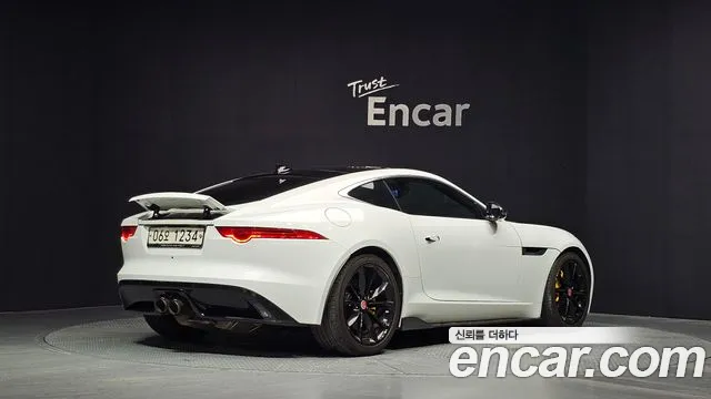 Jaguar F-Type 2015 thumb 7