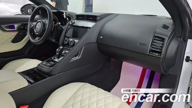Jaguar F-Type 2015 thumb 9
