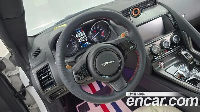 Jaguar F-Type 2015 thumb 5