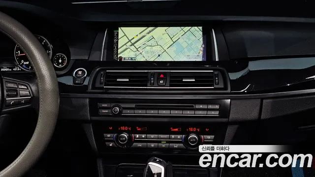 BMW 5 серии 2015 thumb 3