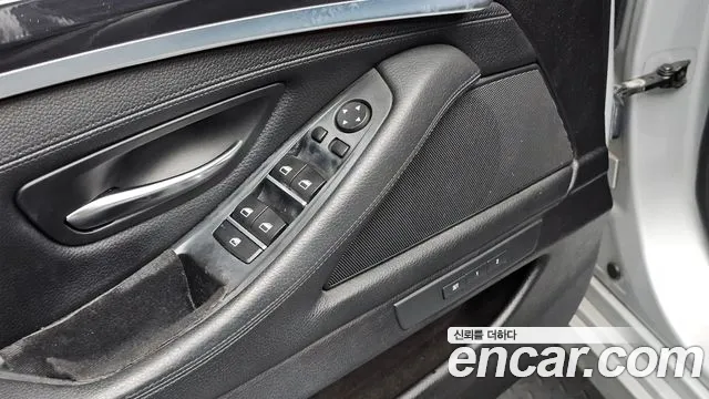 BMW 5 серии 2015 thumb 7
