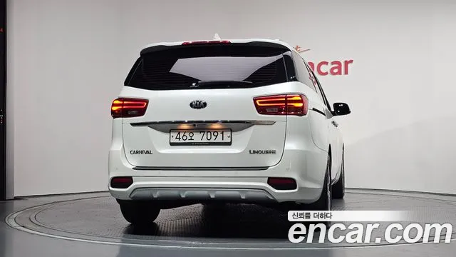 Kia Carnival 2018 thumb 6