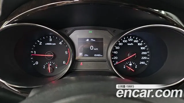 Kia Carnival 2018 thumb 4