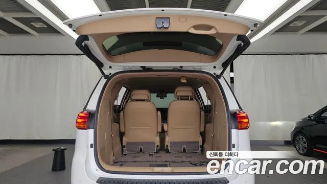 Kia Carnival 2018 thumb 9