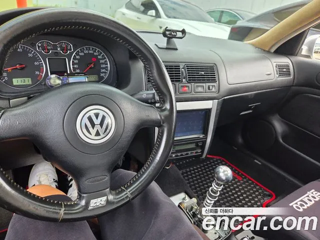 Volkswagen Golf 2003 thumb 12