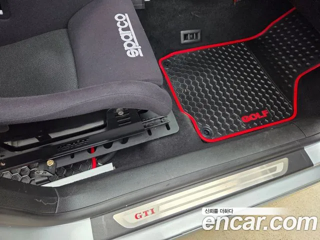 Volkswagen Golf 2003 thumb 6