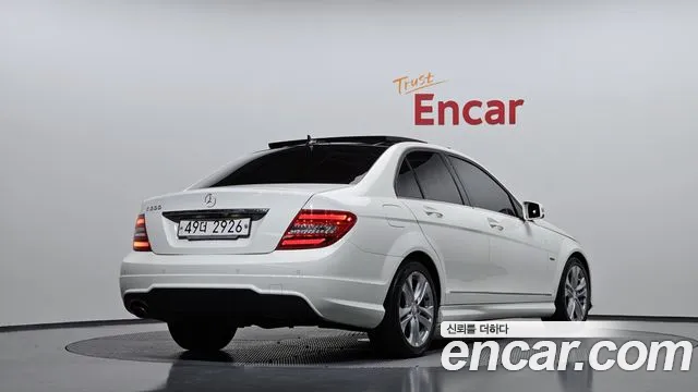 Mercedes-Benz C-Class 2011 thumb 11