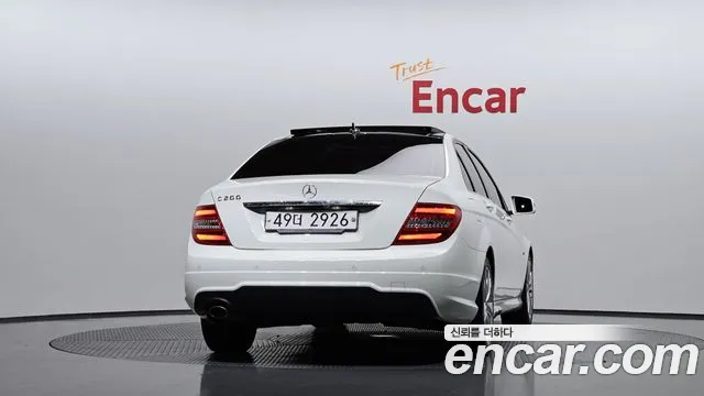 Mercedes-Benz C-Class 2011 thumb 10