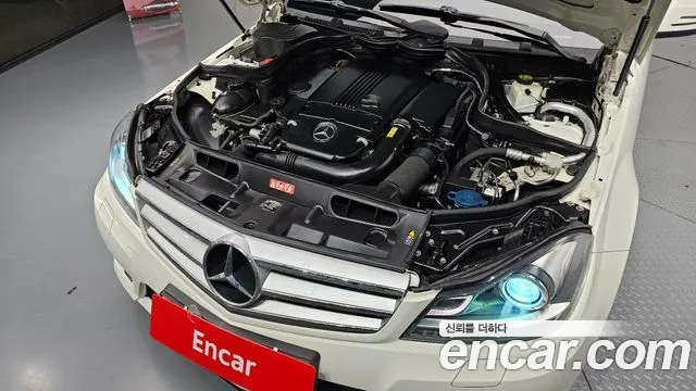 Mercedes-Benz C-Class 2011 thumb 7