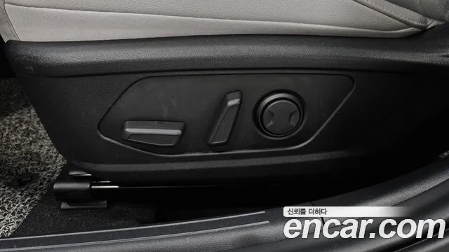Hyundai Elantra 2022 thumb 4